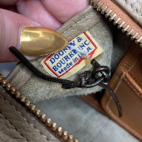 Dooney & Bourke All Weather leather A7 series tote - Picture 9 of 12